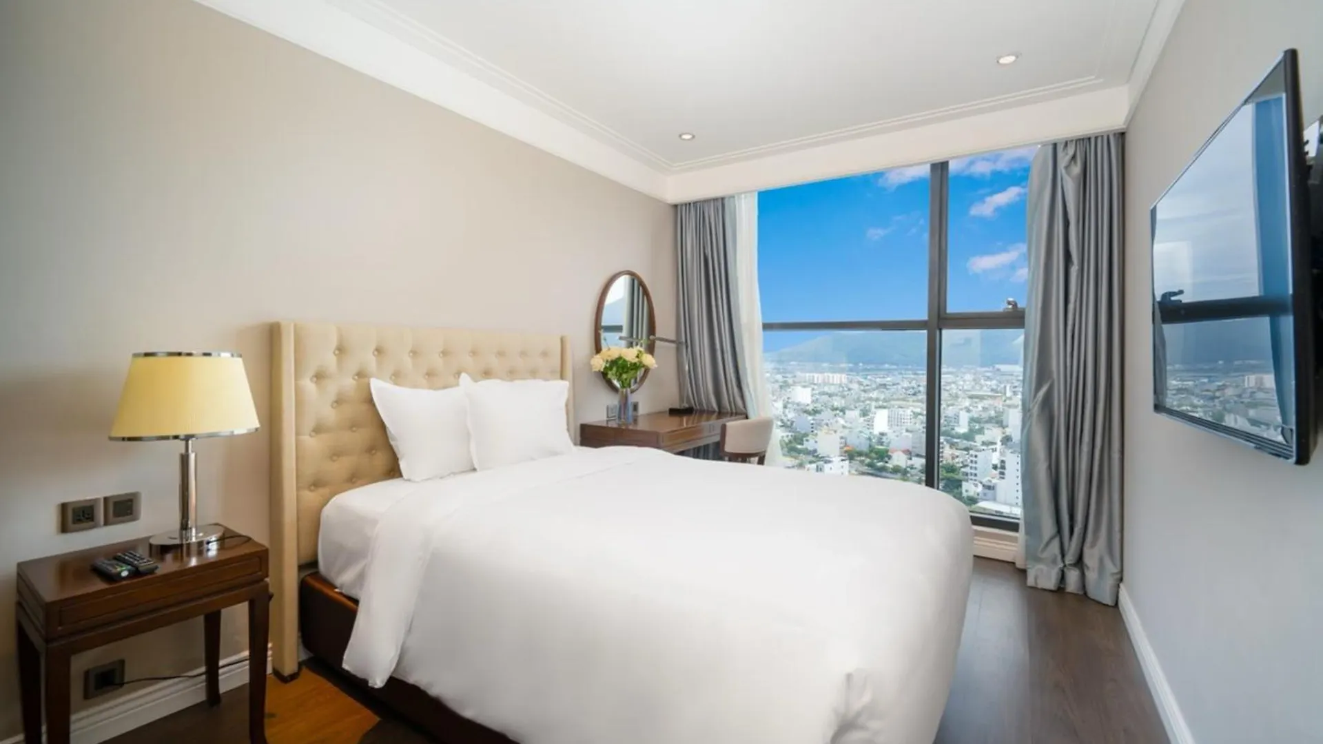Altara Two Bedroom Luxury Suite Da Nang 0*,