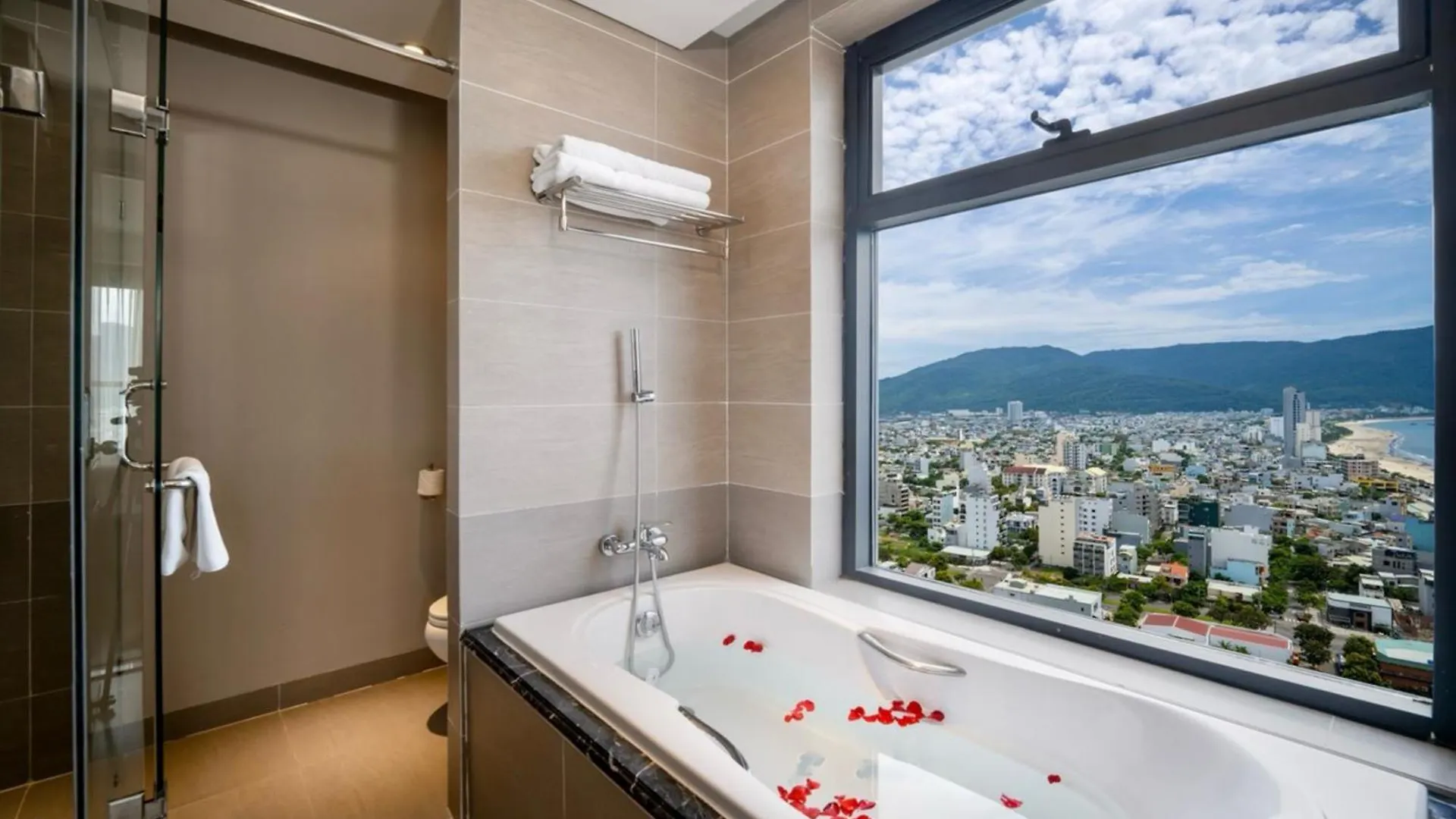 Altara Two Bedroom Luxury Suite Da Nang
