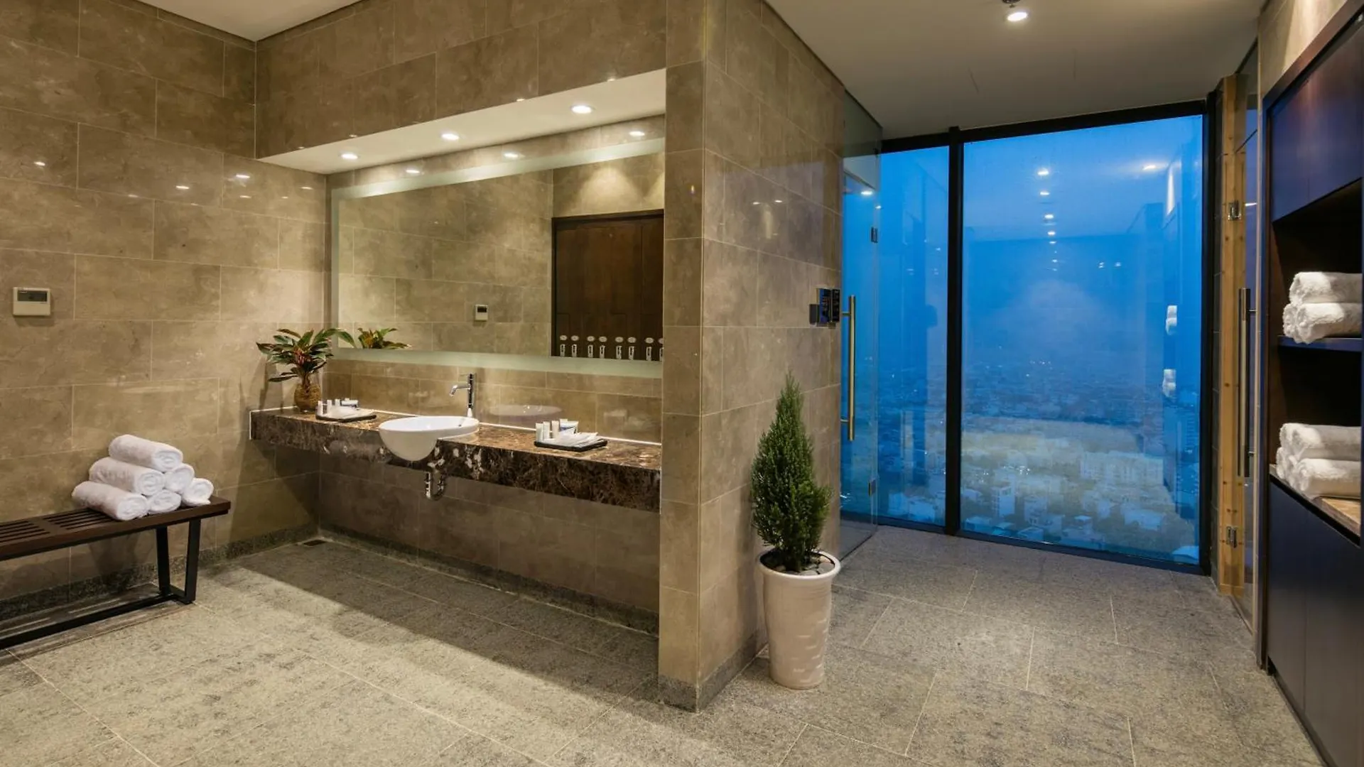 Altara Two Bedroom Luxury Suite Da Nang Apartment